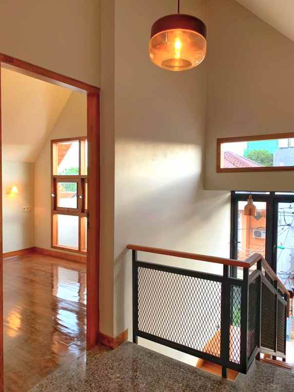 dijual rumah jalan bali pustaka