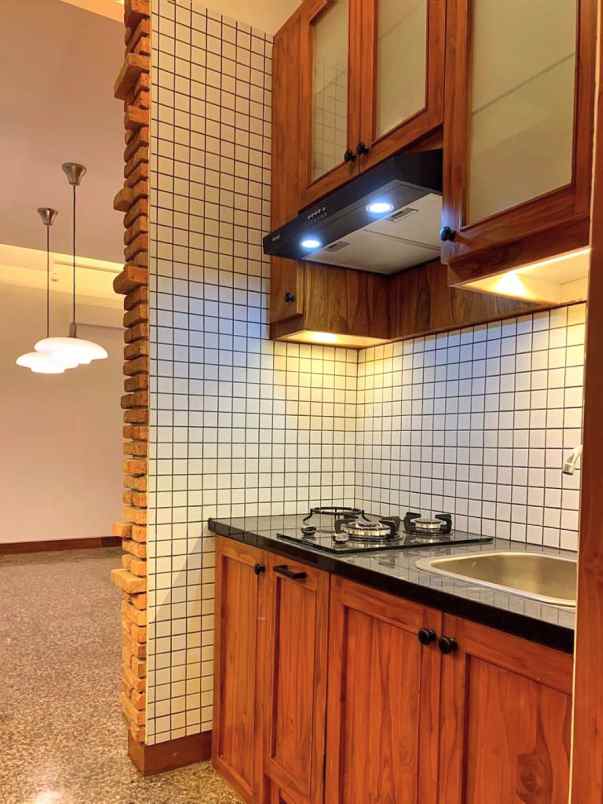 dijual rumah jalan bali pustaka