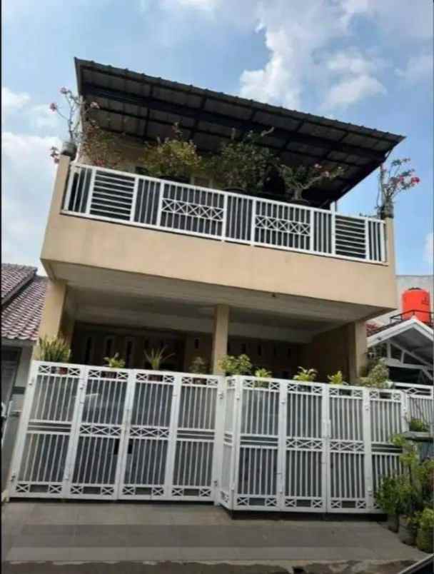 dijual rumah jalan bambu pagar rt 003