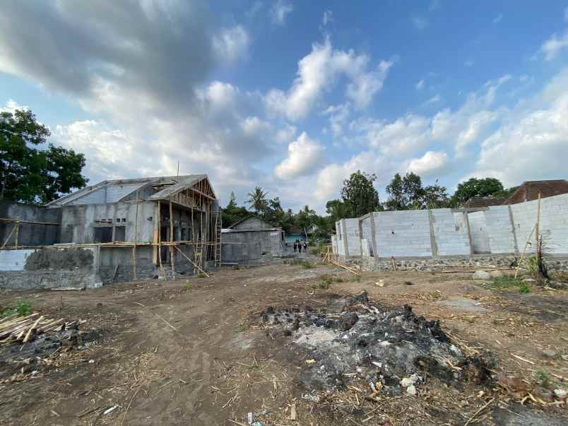 dijual rumah jalan besi jangkang