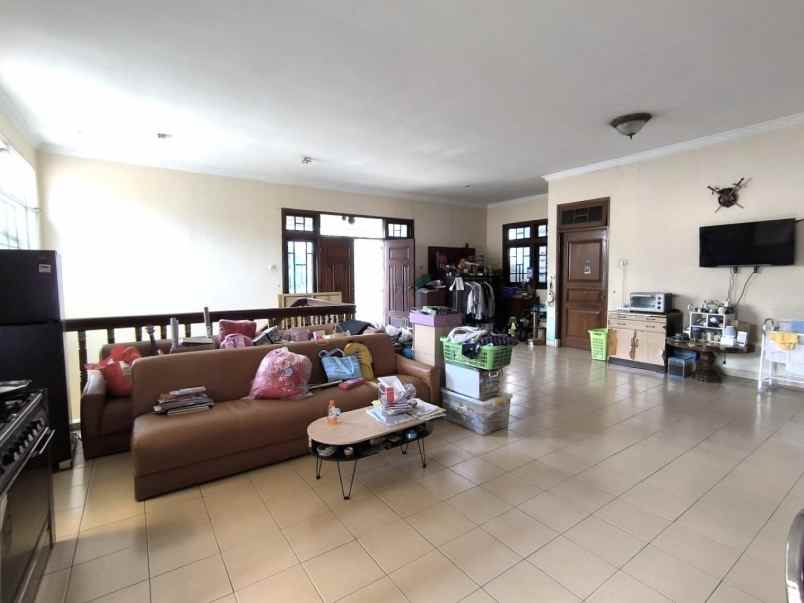 dijual rumah jalan cempaka putih tengah