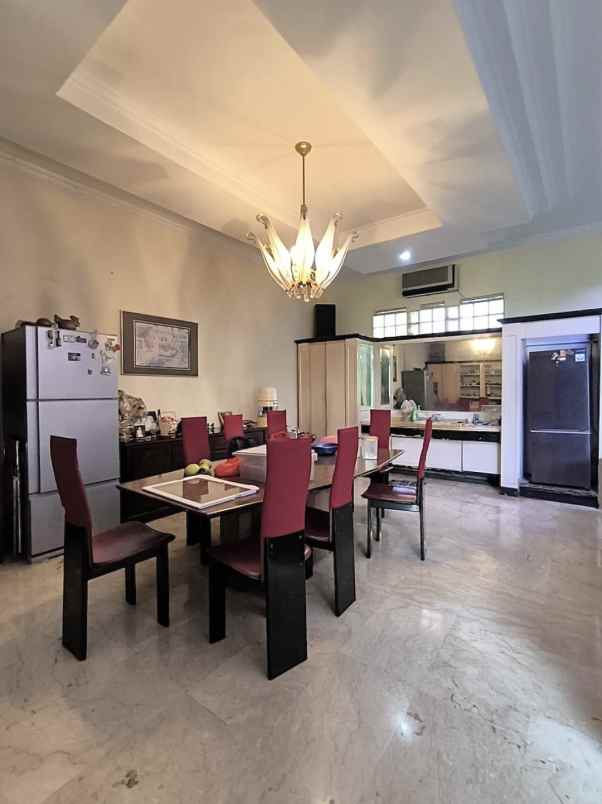 dijual rumah jalan cempaka putih tengah