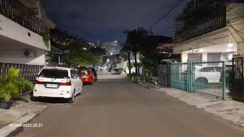 dijual rumah jalan gading elok utara
