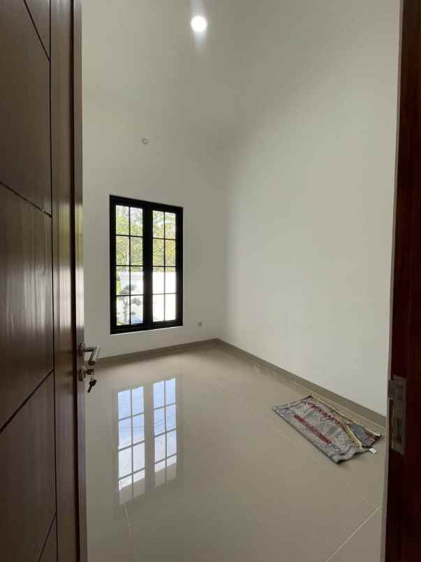 dijual rumah jalan kaliurang km 13