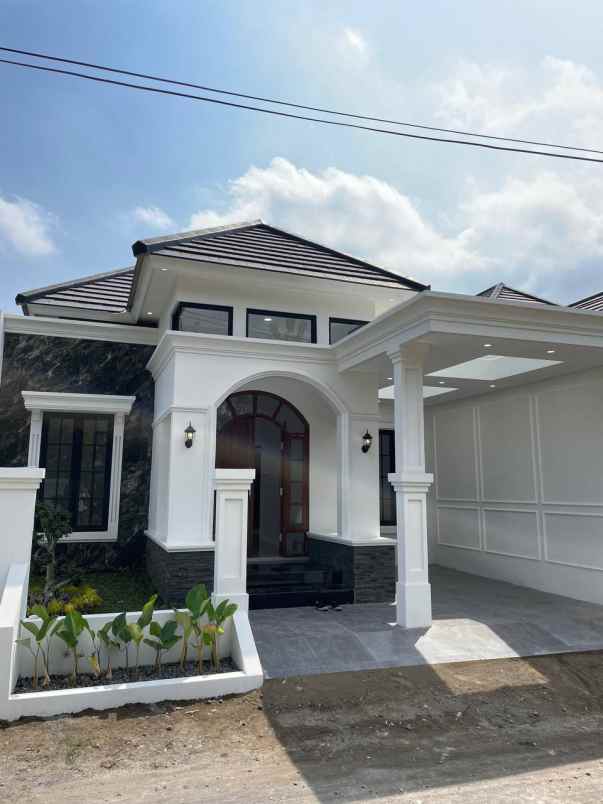 dijual rumah jalan kaliurang km 13