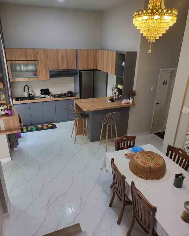 dijual rumah jalan kapten m jamil lubis