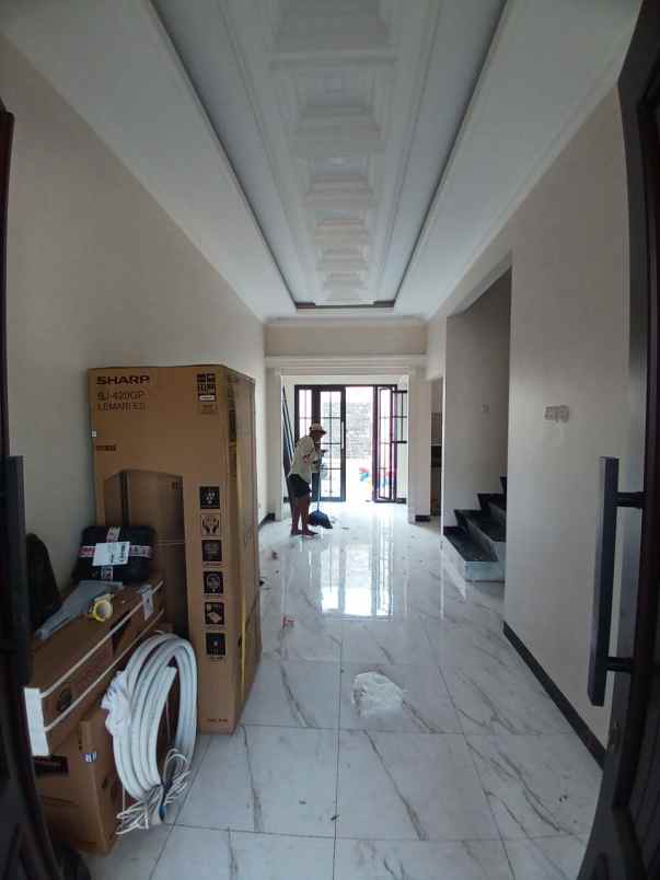 dijual rumah jalan kavling iip