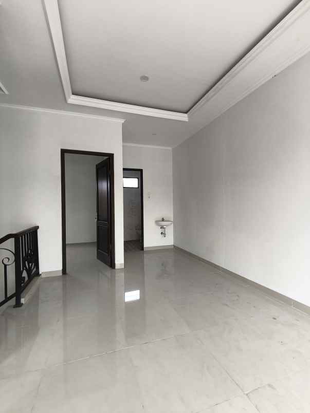 dijual rumah jalan kavling iip