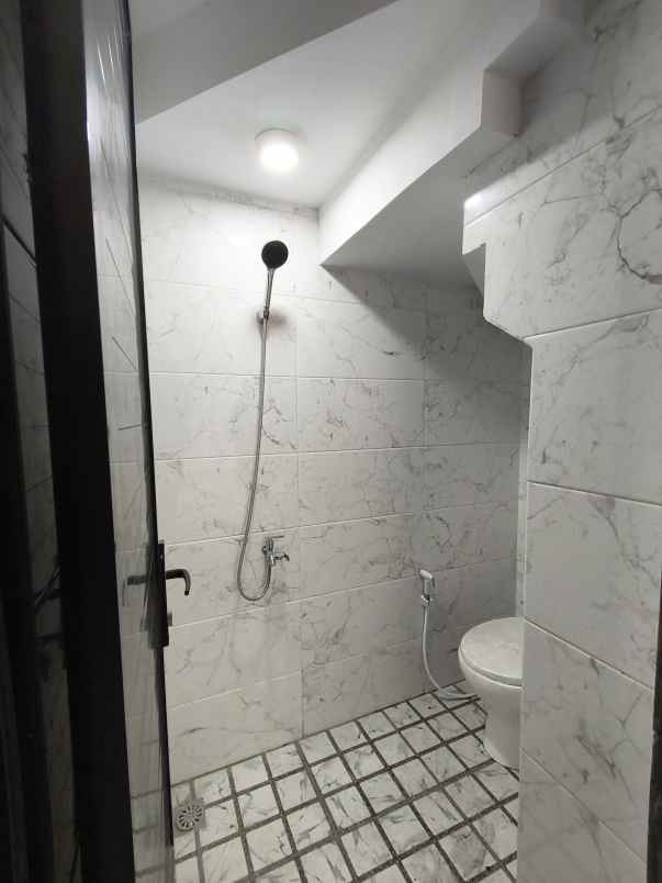 dijual rumah jalan kavling iip