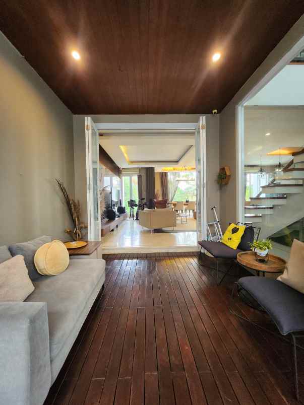 dijual rumah jalan kemang raya jakarta