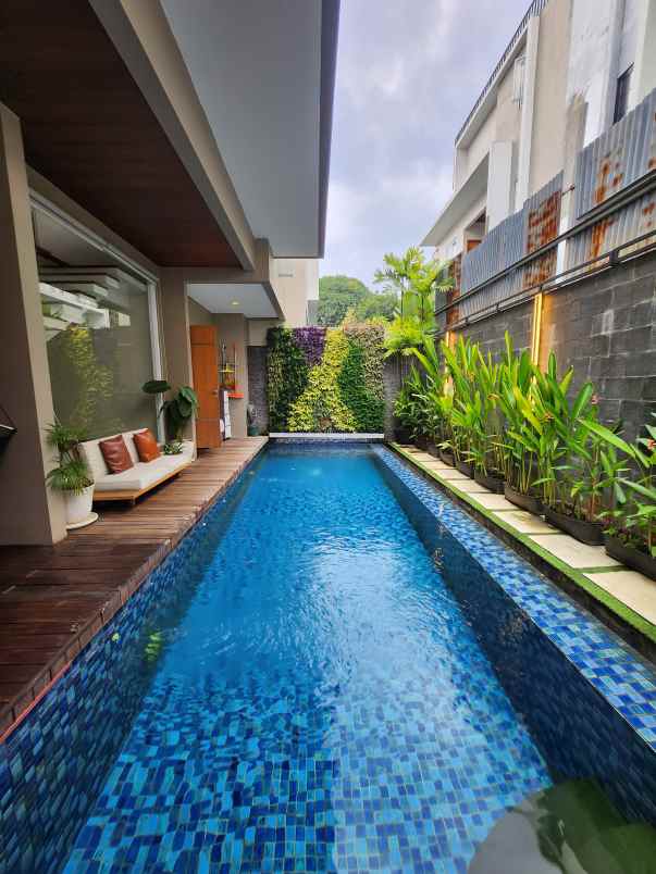 dijual rumah jalan kemang raya jakarta