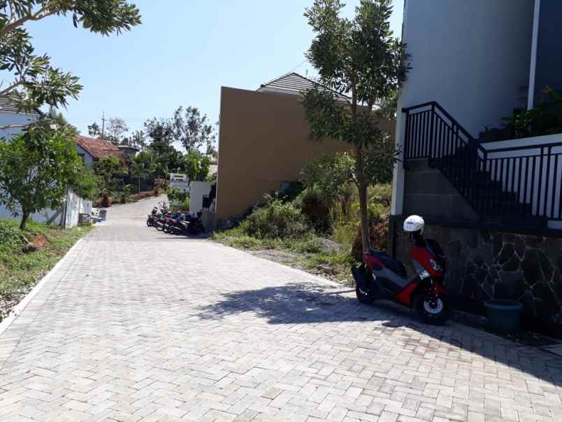 dijual rumah jalan kompol r soekamto