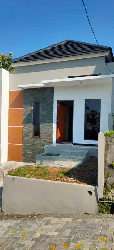 dijual rumah jalan mangunharjo ii