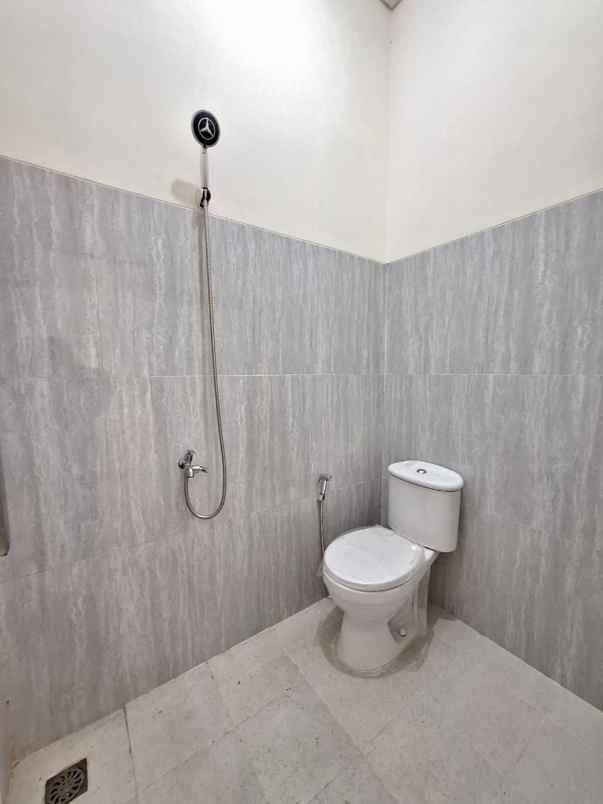 dijual rumah jalan raya abdul gani 2