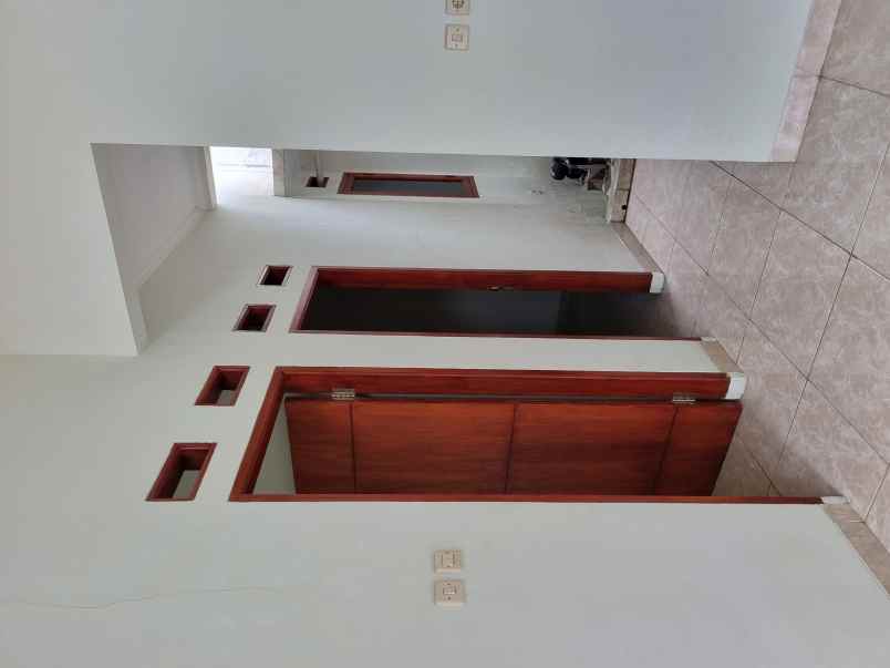 dijual rumah jalan raya cibeureum