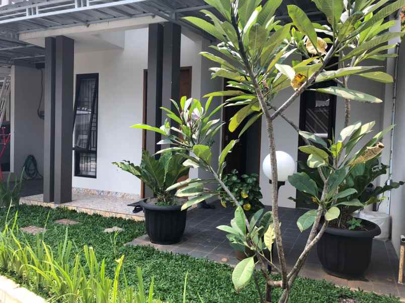 dijual rumah jalan raya pancoran mas