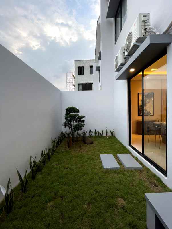 dijual rumah jalan rorotan