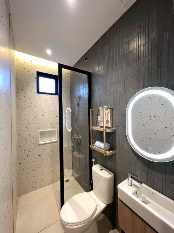 dijual rumah jalan rorotan