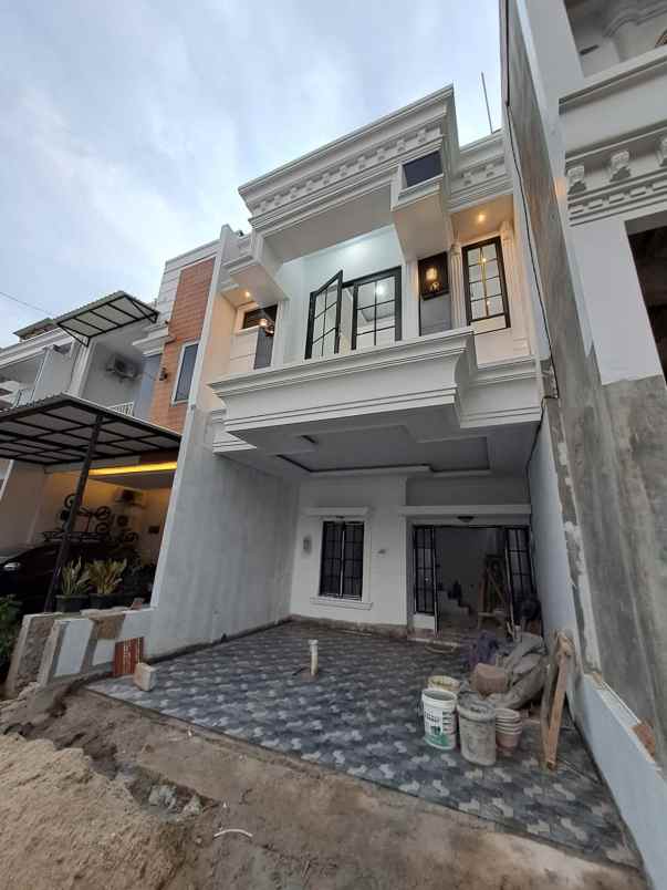 dijual rumah jalan sirsak jagakarsa