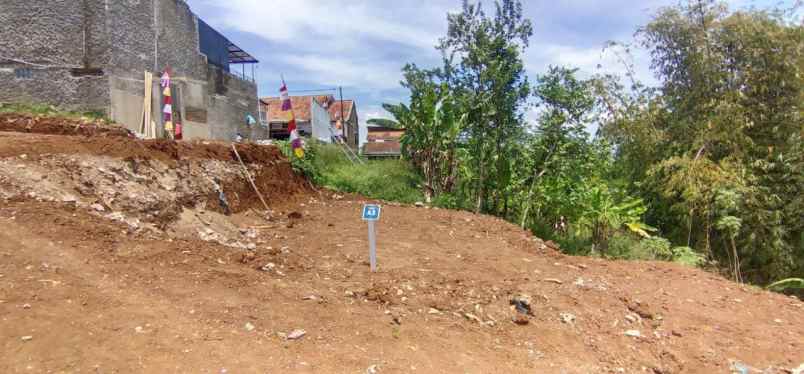 dijual rumah jalan smp 1 cileunyi