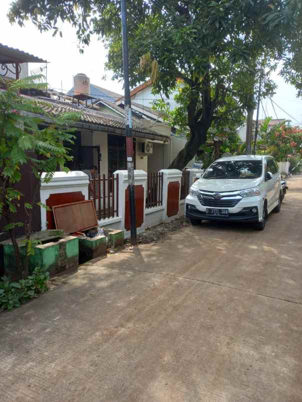 dijual rumah jatikramat indah