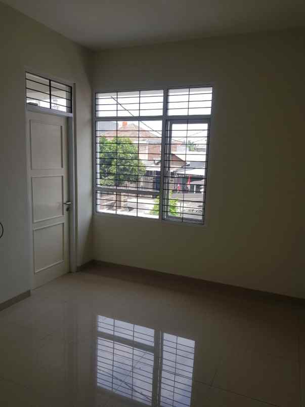 dijual rumah jatimakmur