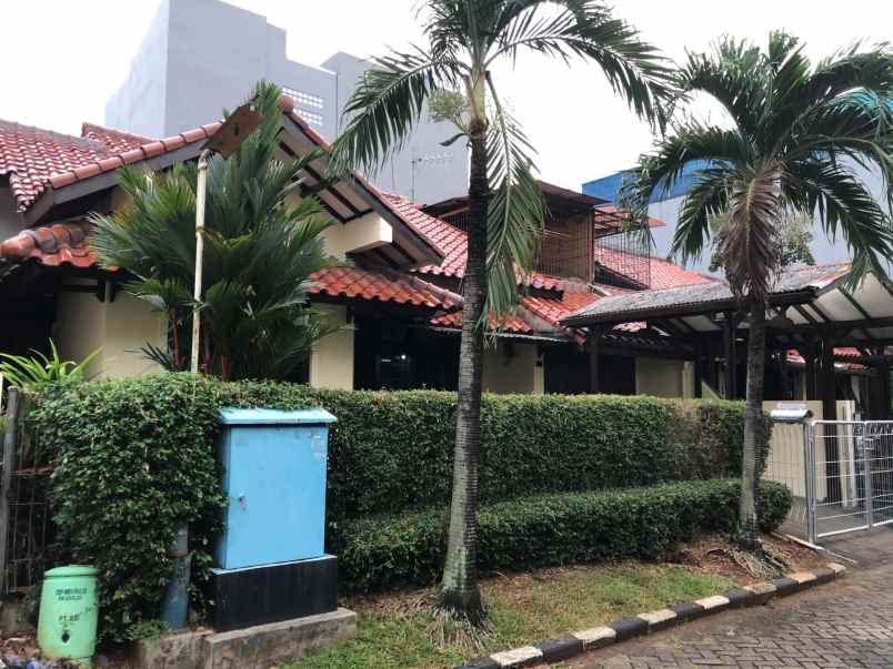 dijual rumah jk037