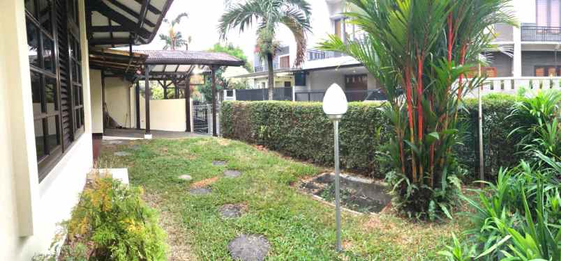 dijual rumah jk037