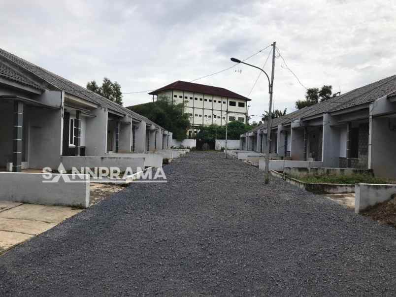 dijual rumah jl bedahan sawangan