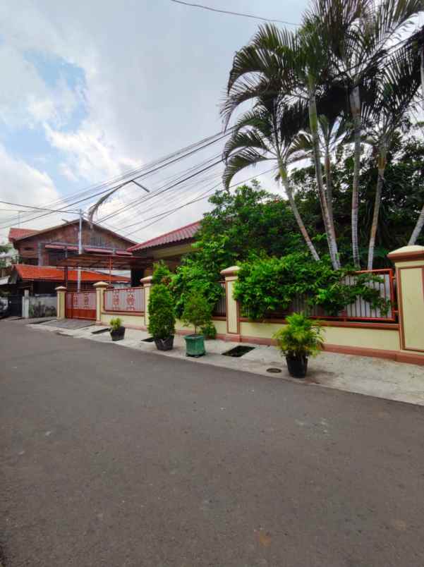 dijual rumah jl cempaka putih barat