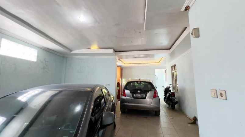 dijual rumah jl cipondoh girang no 25 5