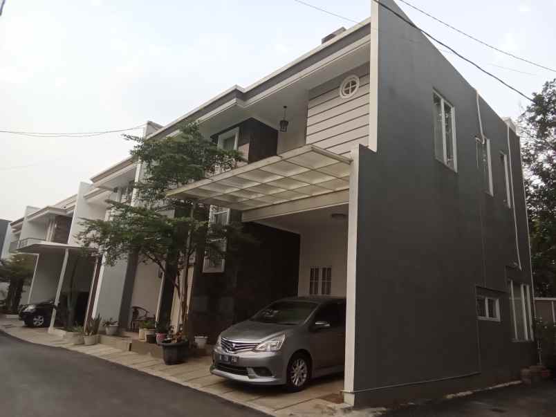 dijual rumah jl h saenan benda dalam