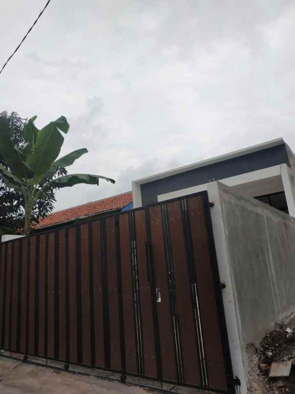 dijual rumah jl kp tenggilis rt 002 rw