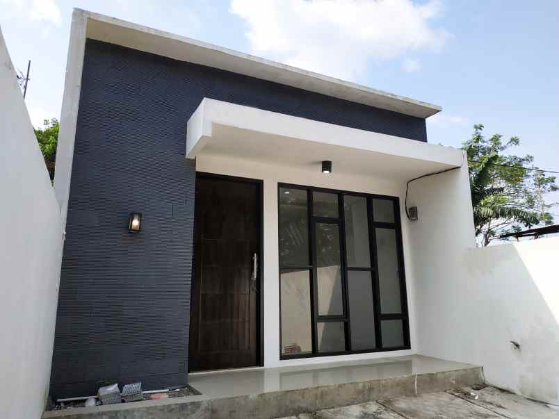 dijual rumah jl kp tenggilis rt 002 rw