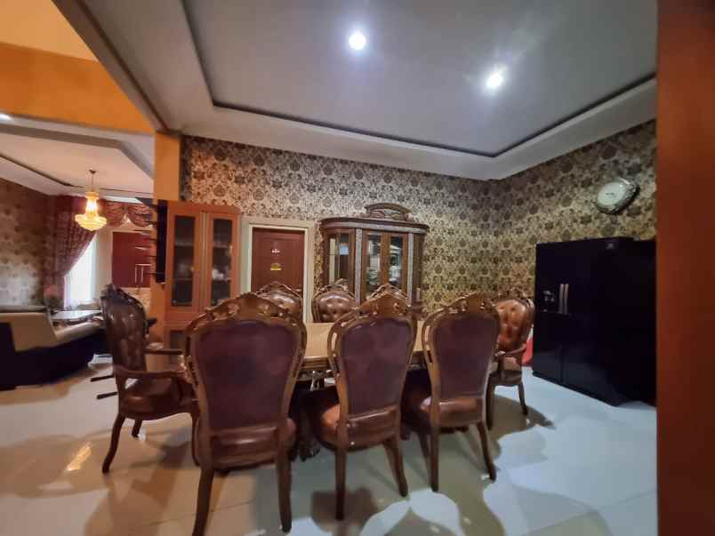 dijual rumah jl nakula