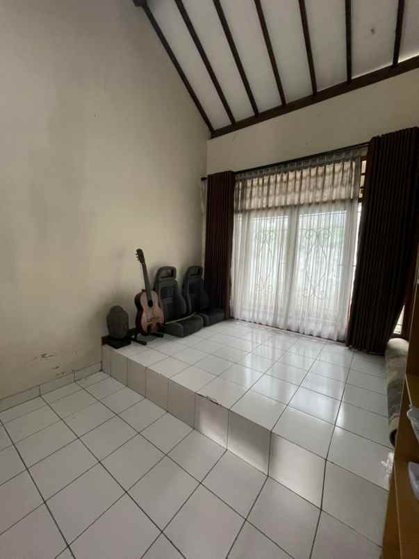 dijual rumah jl palagan tentara pelajar