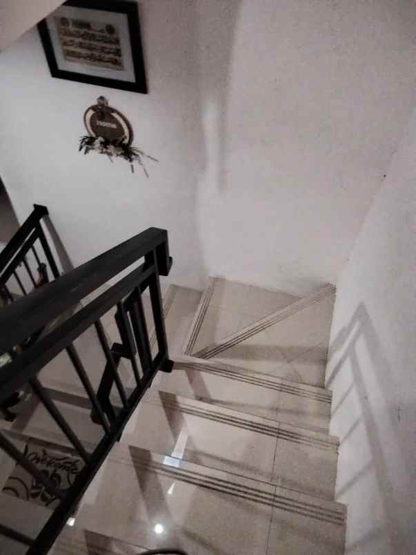 dijual rumah jl pemuda rawamangun