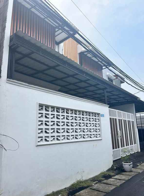 dijual rumah jl pemuda rawamangun