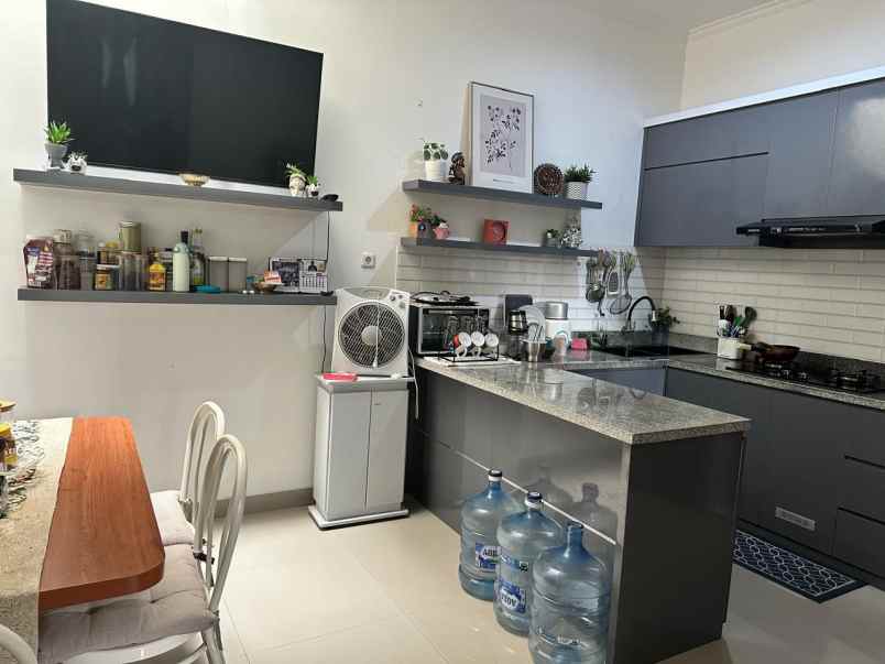 dijual rumah jl pemuda rawamangun