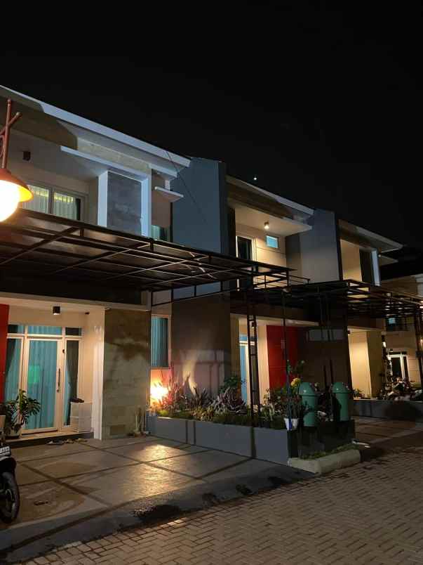 dijual rumah jl permana