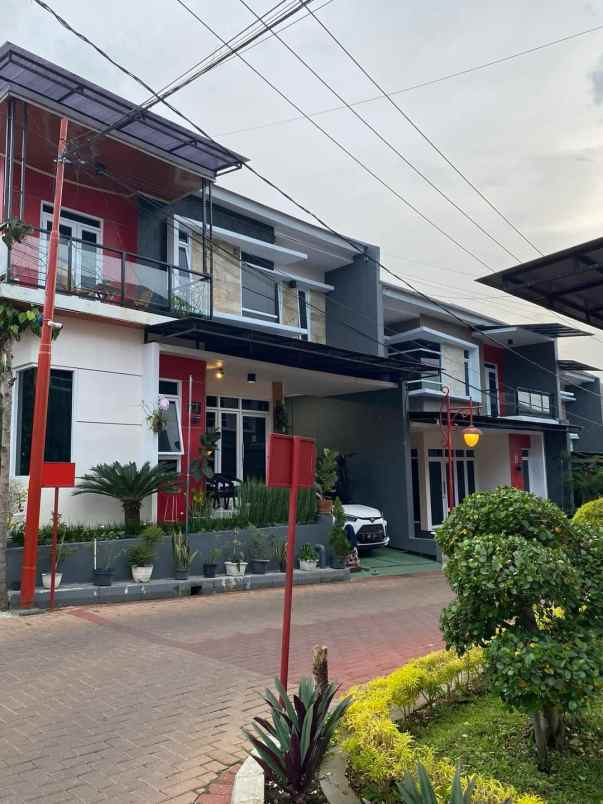 dijual rumah jl permana