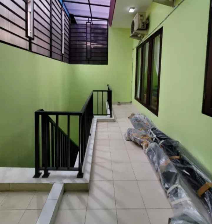 dijual rumah jl pondok bambu batas