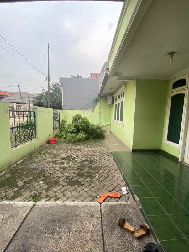 dijual rumah jl pondok bambu duren