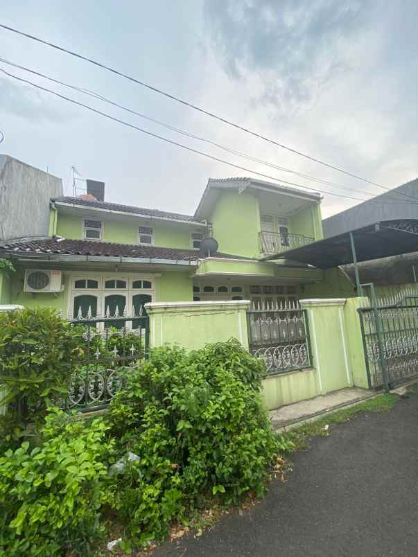 dijual rumah jl pondok bambu duren