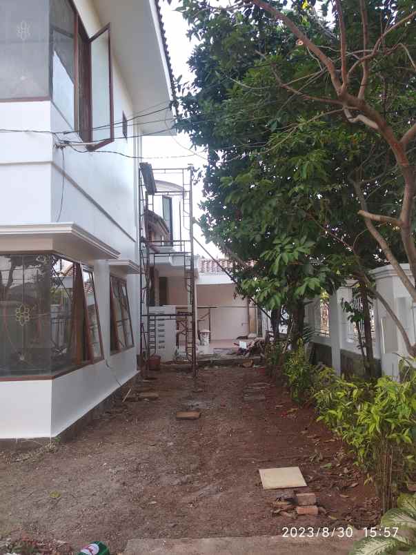 dijual rumah jl pondok kelapa duren