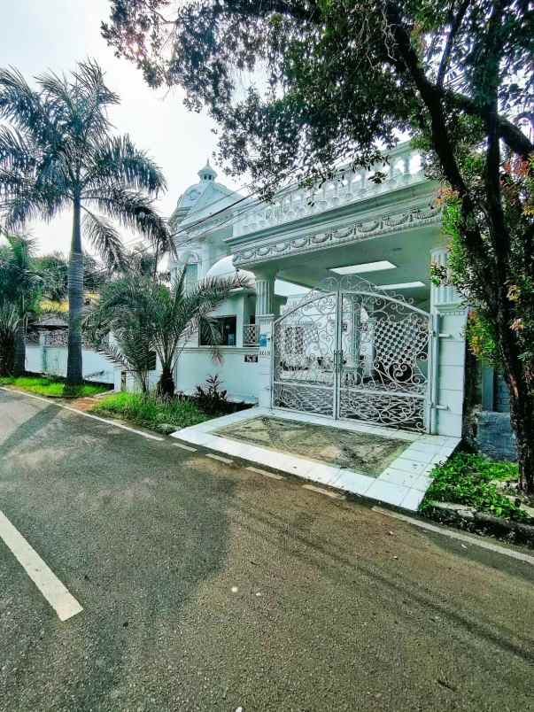 dijual rumah jl raya duren sawit