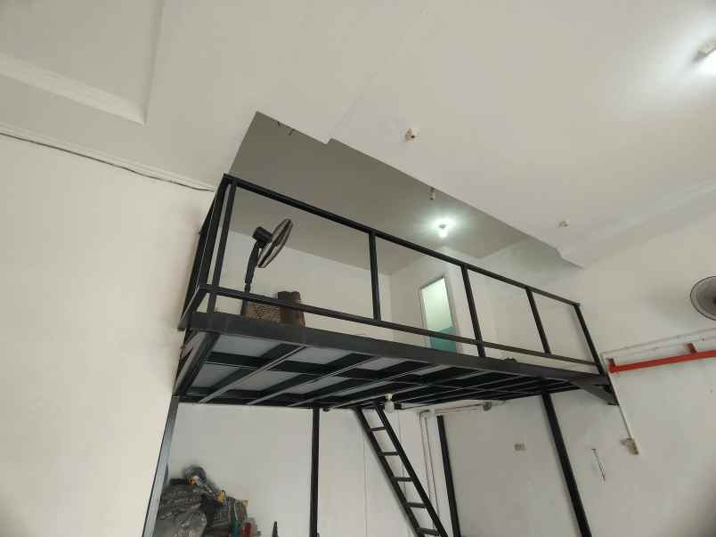 dijual rumah jl raya kaliabang tengah