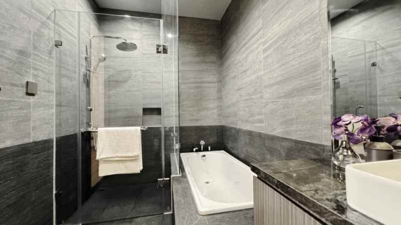 dijual rumah jl raya kebayoran lama