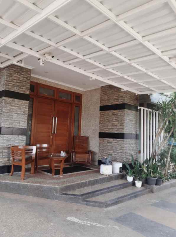 dijual rumah jl raya meruyung limo