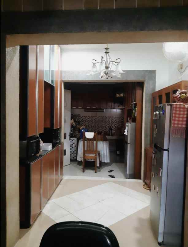 dijual rumah jl raya meruyung limo